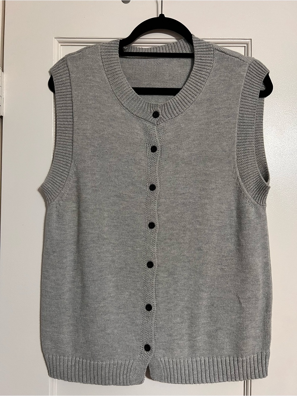 Amazon Gray Button-Front Knit Sleeveless Vest